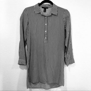 5 FOR $25 ⭐️ Black & White Striped Blouse